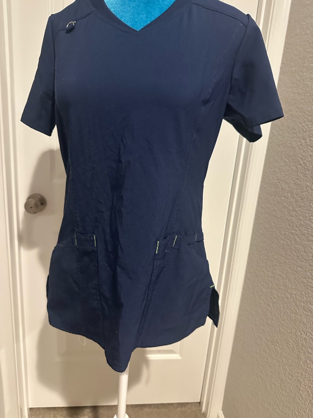 Navy Blue Active Scrub Top – XS/XCH – Multi-Pocket Utility Top